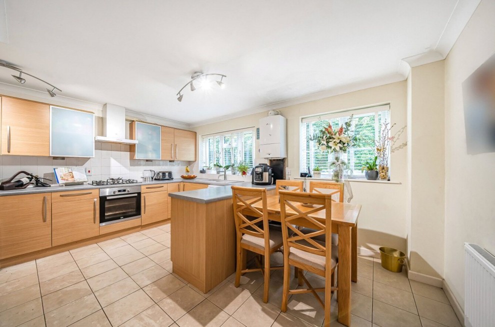 Quennells Hill, Wrecclesham, GU10