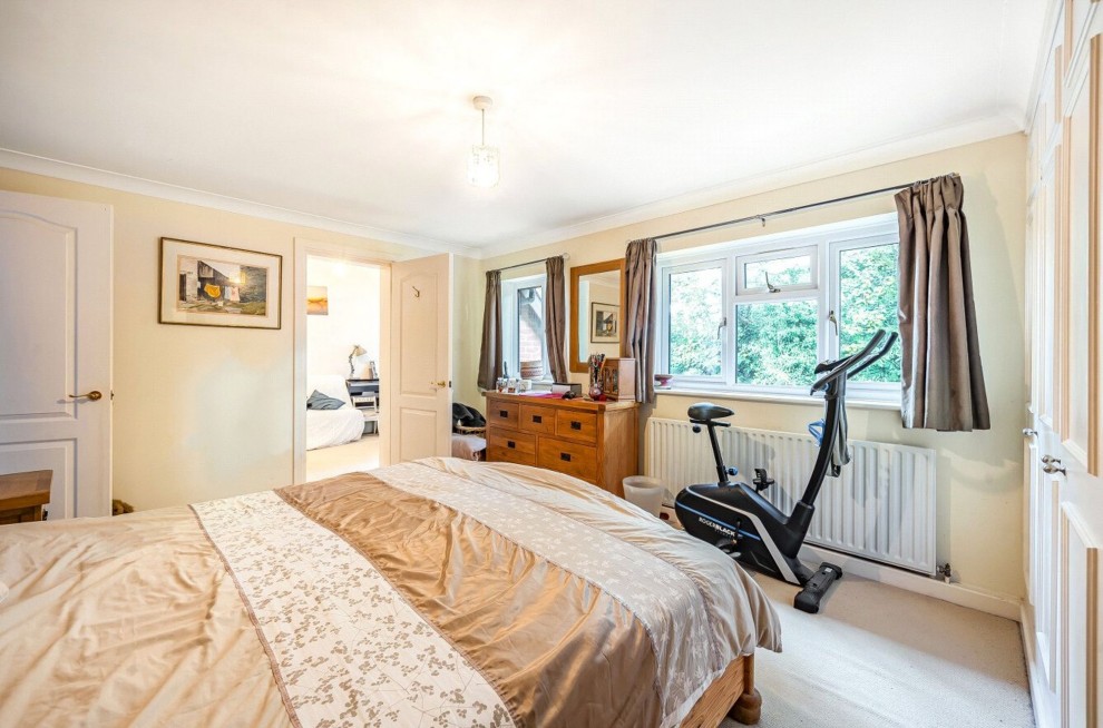 Quennells Hill, Wrecclesham, GU10