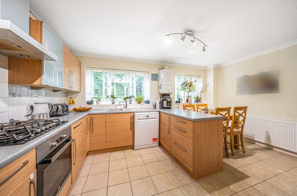 Quennells Hill, Wrecclesham, GU10