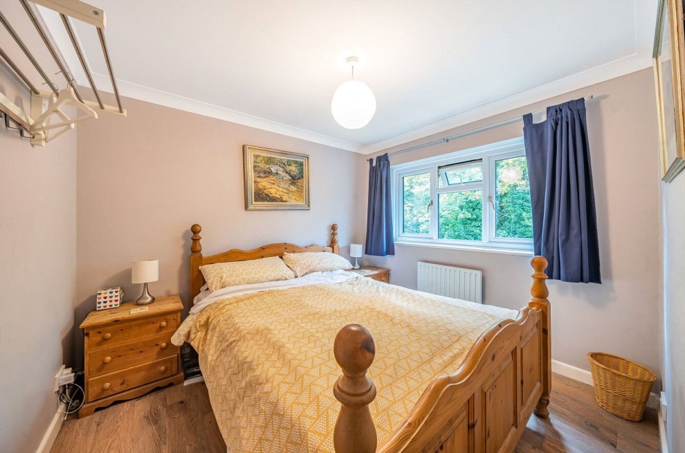 Quennells Hill, Wrecclesham, GU10