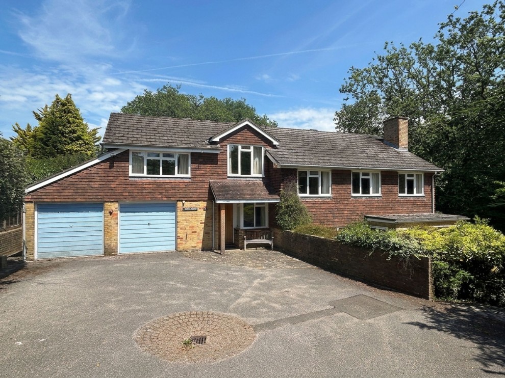 55 Lynch Road, Farnham, GU9