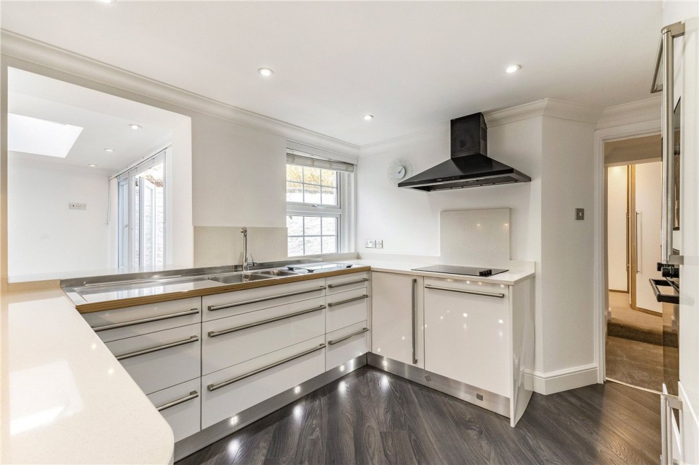 East Street, Farnham, GU9