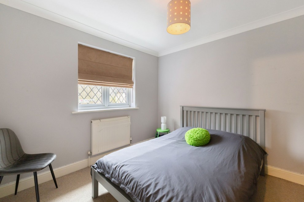Thorn Road, Wrecclesham, GU10