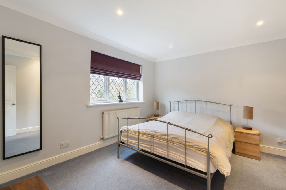 Thorn Road, Wrecclesham, GU10