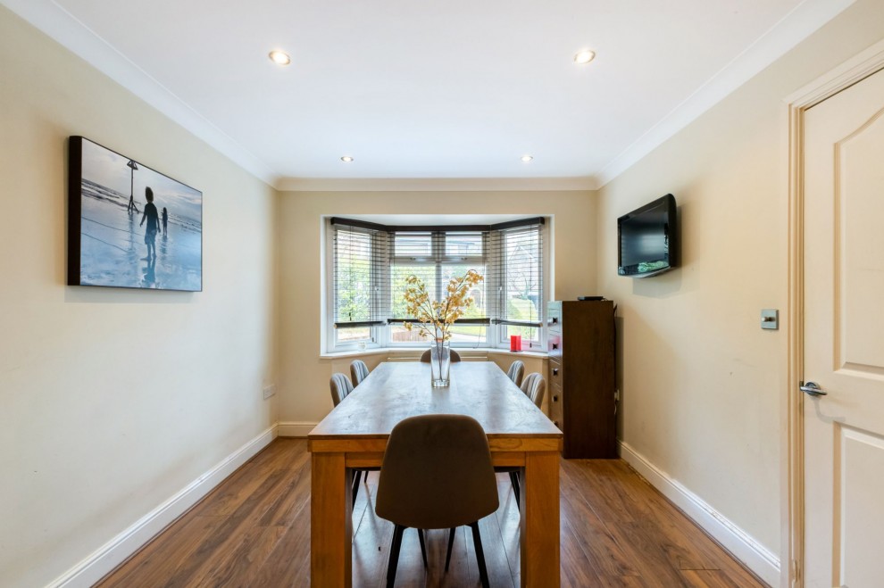 Thorn Road, Wrecclesham, GU10