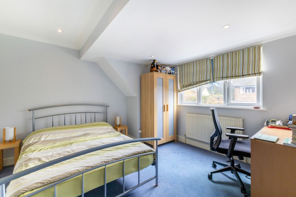 Thorn Road, Wrecclesham, GU10