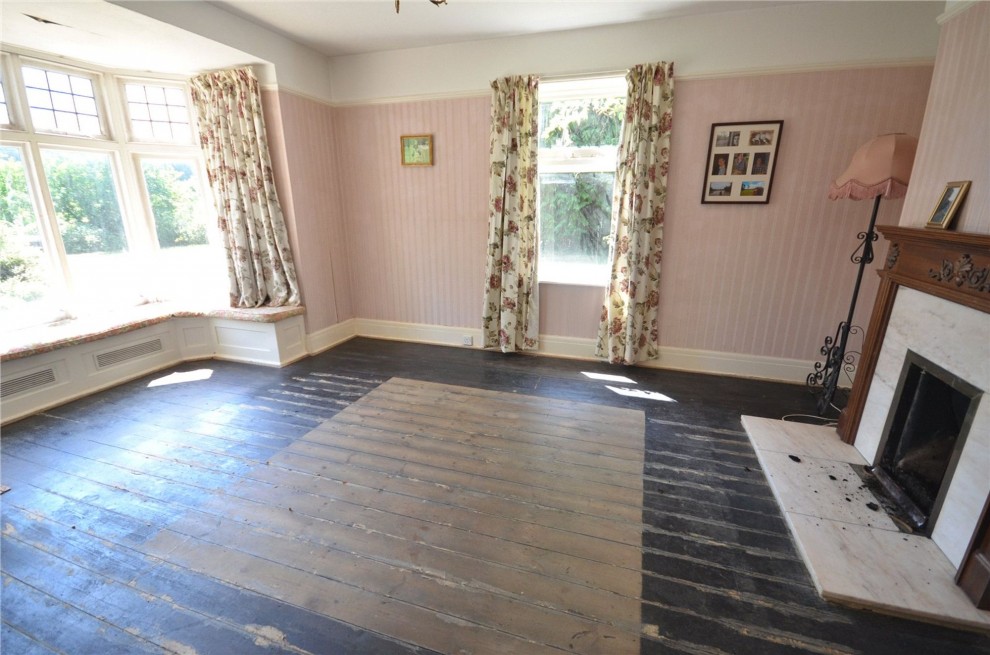 Blighton Lane, The Sands, GU10