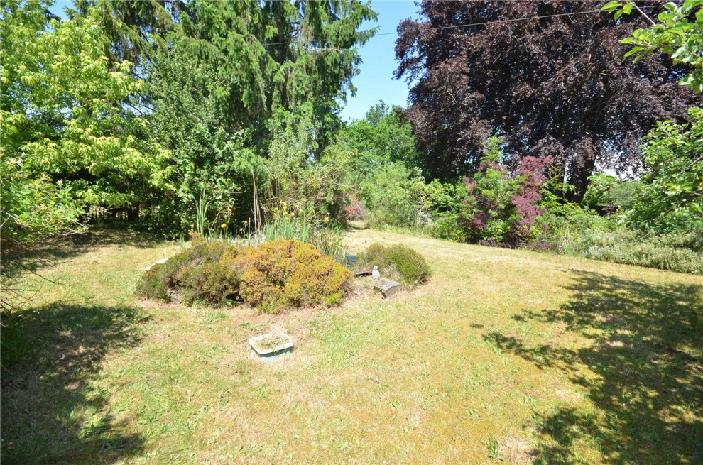 Blighton Lane, The Sands, GU10