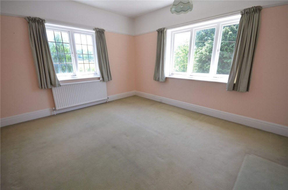 Blighton Lane, The Sands, GU10
