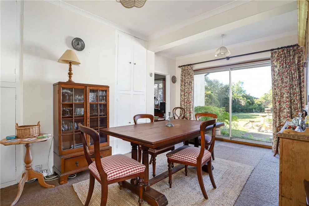 Waverley Lane, Farnham, GU9