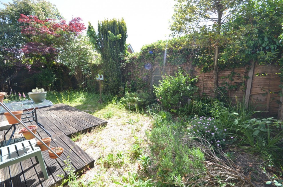 Three Stiles Road, Farnham, GU9
