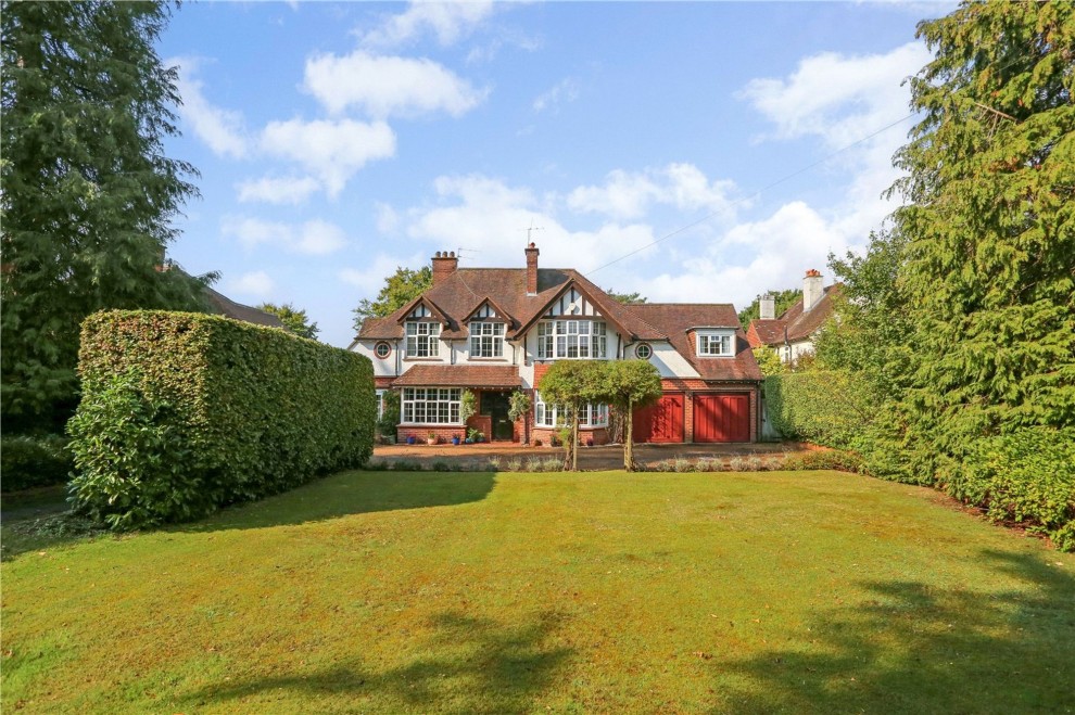 Shortheath Road, Farnham, GU9