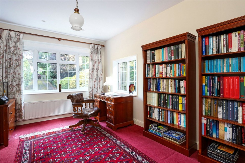 Shortheath Road, Farnham, GU9
