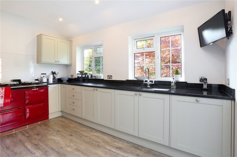 Shortheath Road, Farnham, GU9