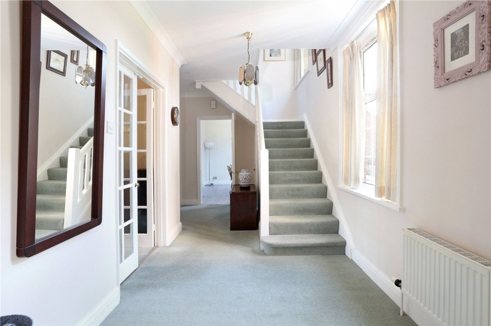 Shortheath Road, Farnham, GU9