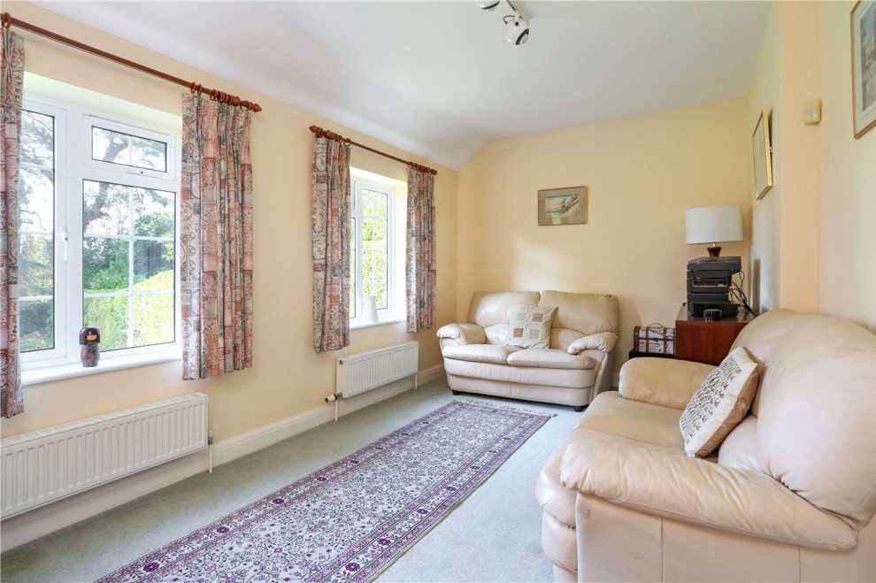 Shortheath Road, Farnham, GU9