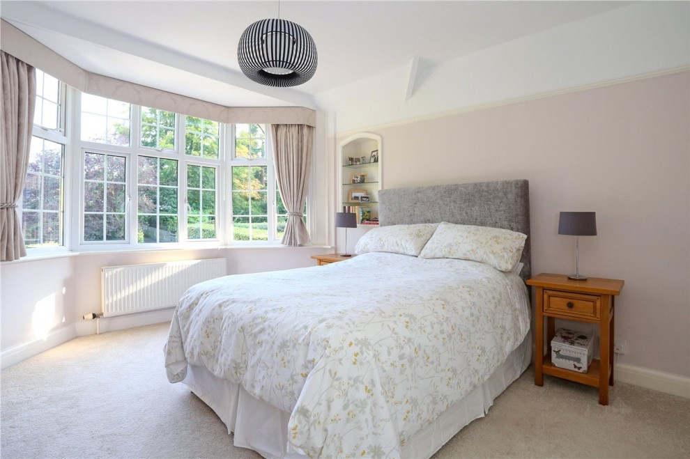 Shortheath Road, Farnham, GU9