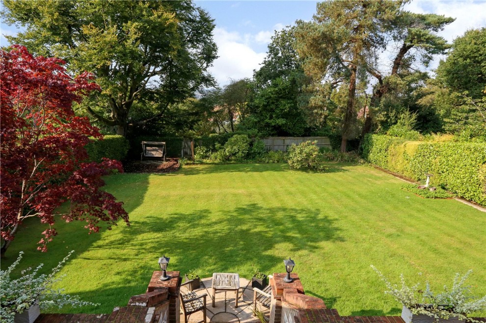 Shortheath Road, Farnham, GU9