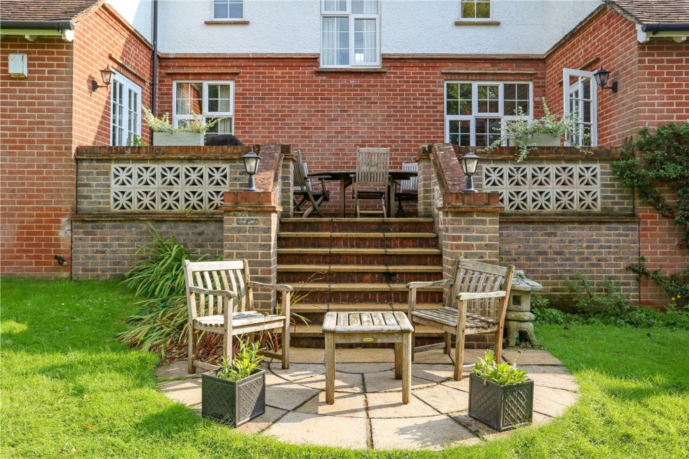 Shortheath Road, Farnham, GU9