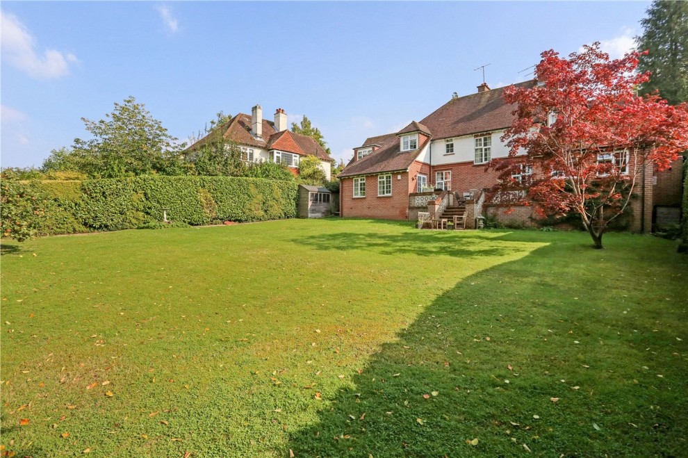 Shortheath Road, Farnham, GU9