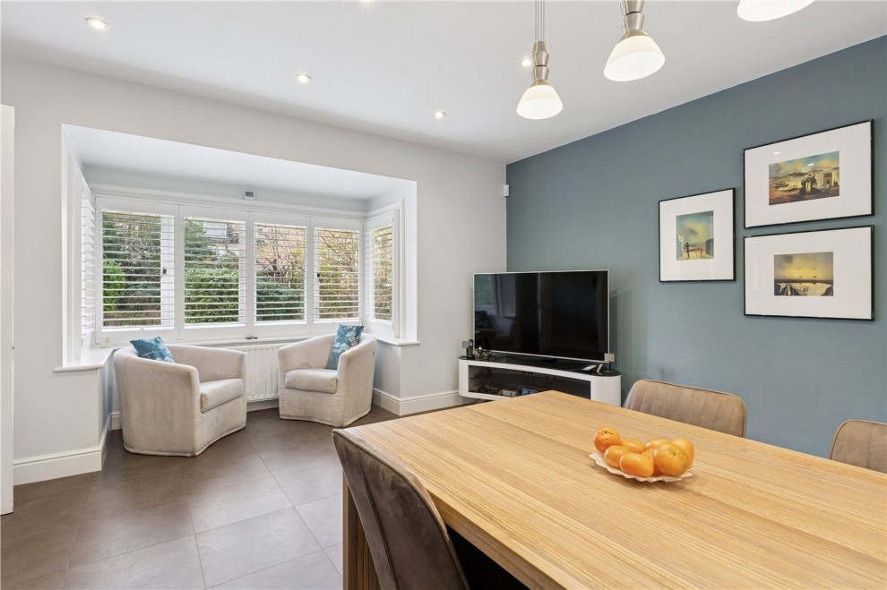 Longdown Close, Lower Bourne, GU10