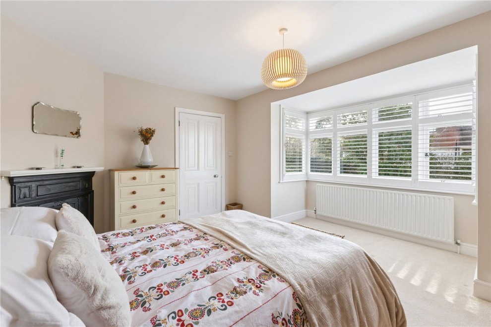 Longdown Close, Lower Bourne, GU10