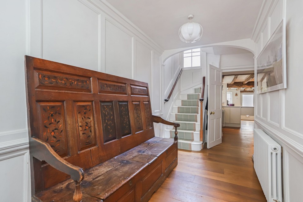 Castle Street, Farnham, GU9