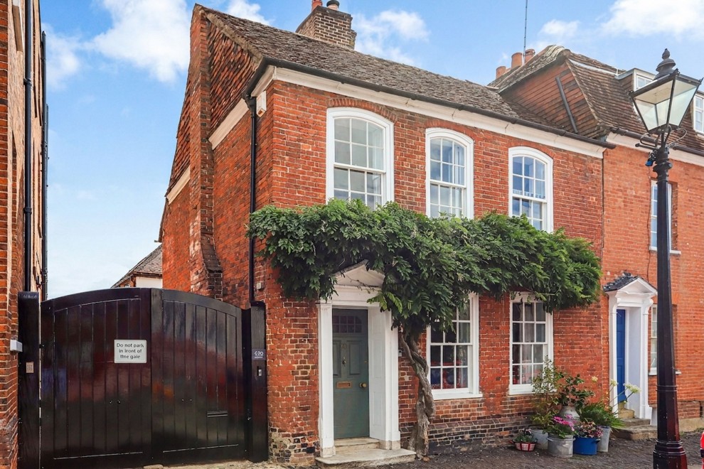Castle Street, Farnham, GU9