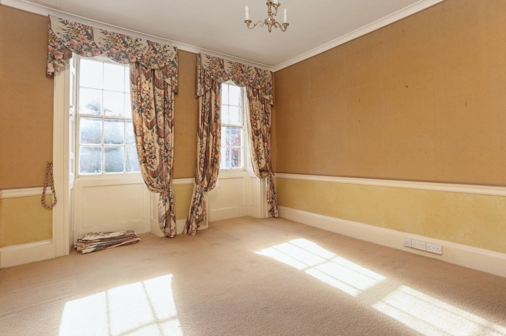 West Street, Farnham, GU9