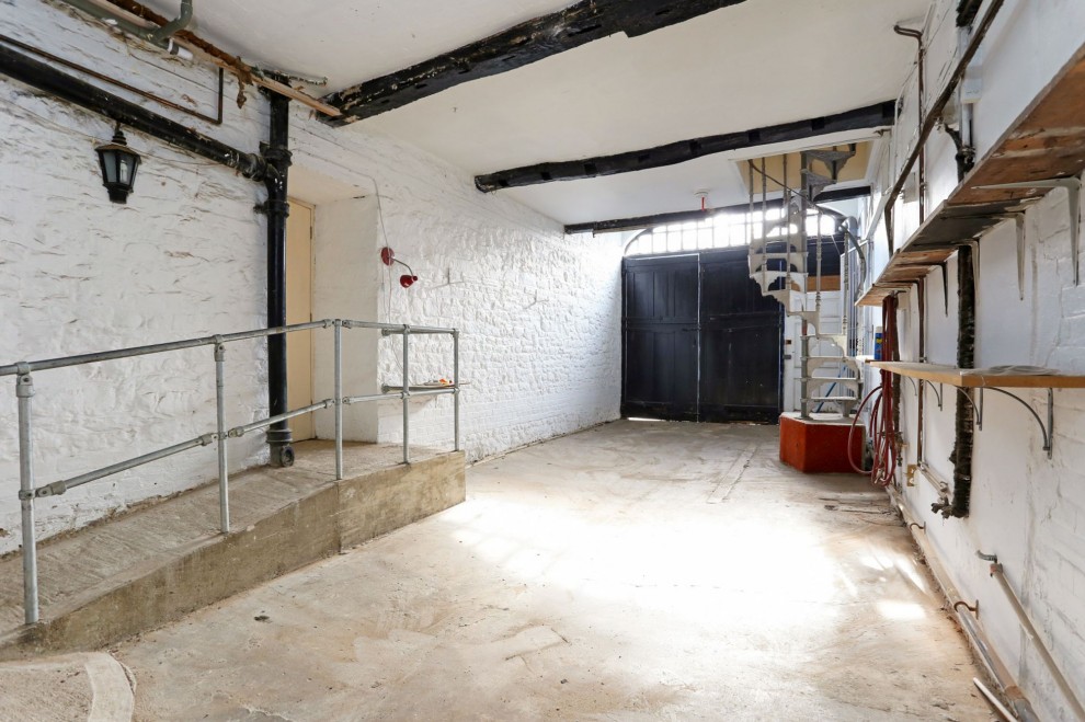 West Street, Farnham, GU9