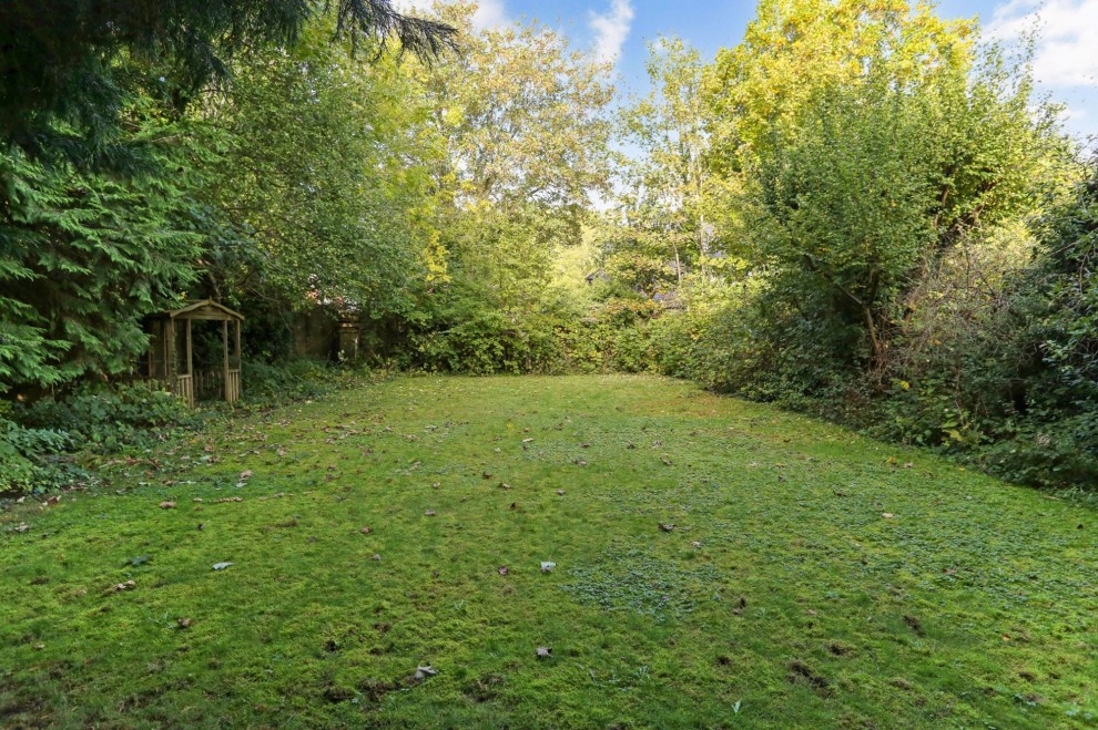West Street, Farnham, GU9