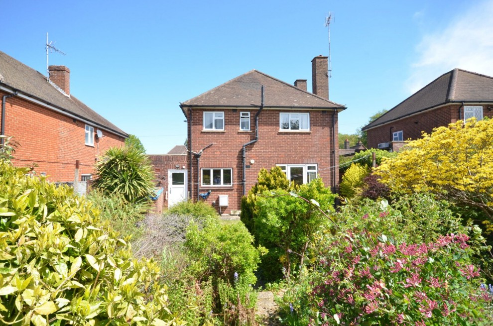 Tilford Road, Farnham, GU9