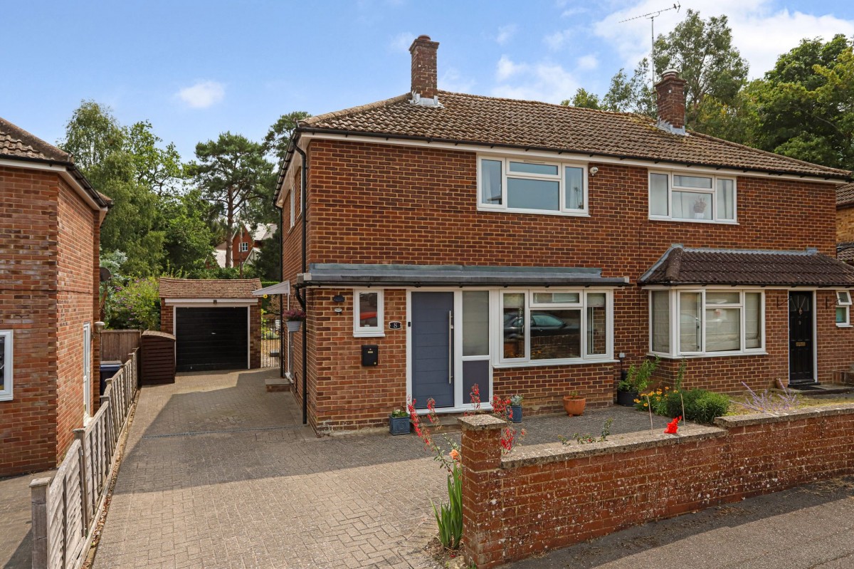 Beacon Close, Farnham, GU10