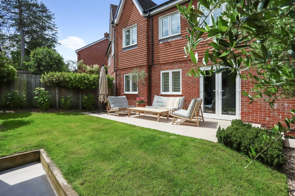 Blackthorn Close, Lower Bourne, GU10