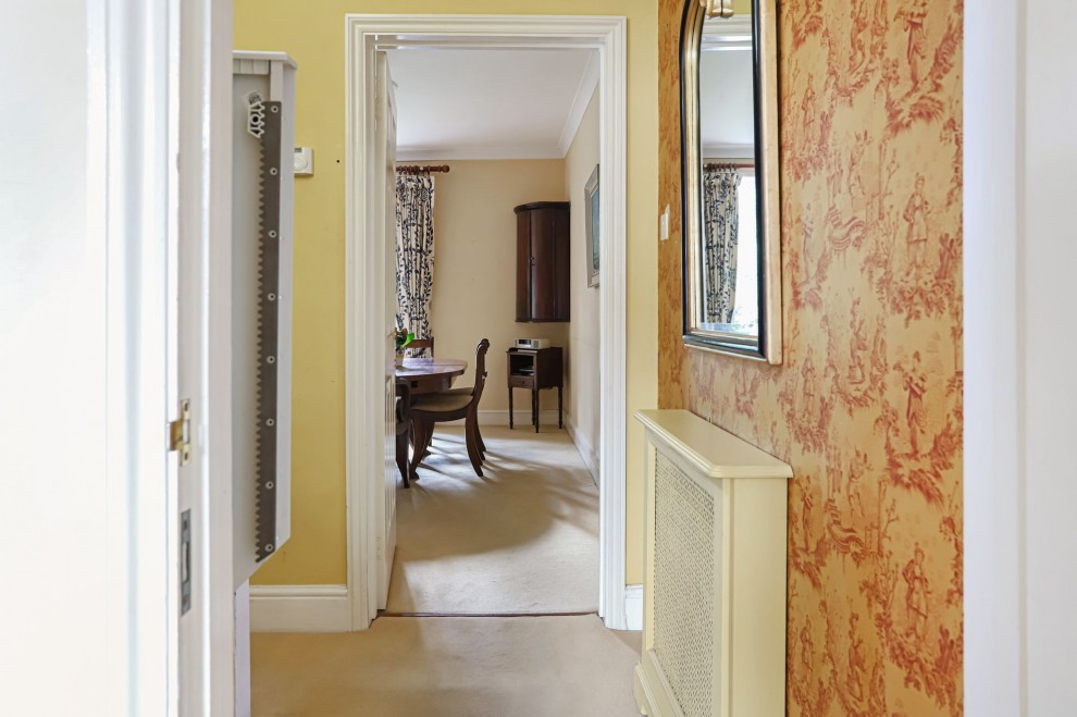 Downing Street, Farnham, GU9