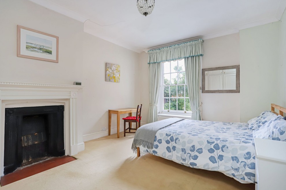 Downing Street, Farnham, GU9