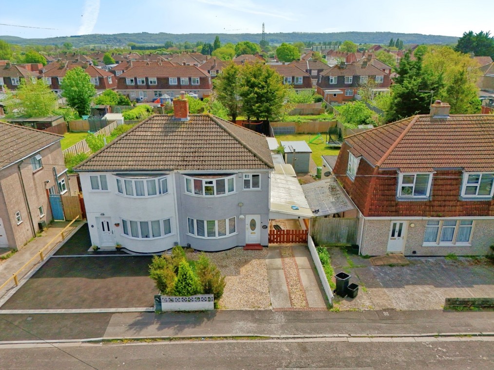 St. Austell Road, Weston-super-Mare - LARGE GARDEN
