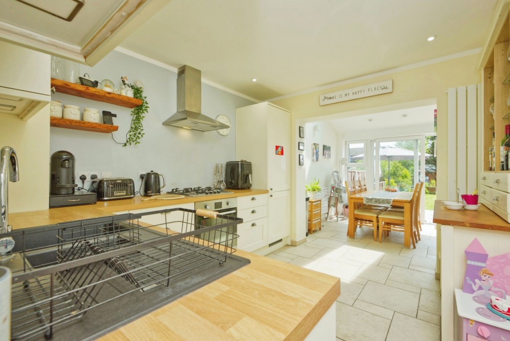 St. Austell Road, Weston-super-Mare - LARGE GARDEN