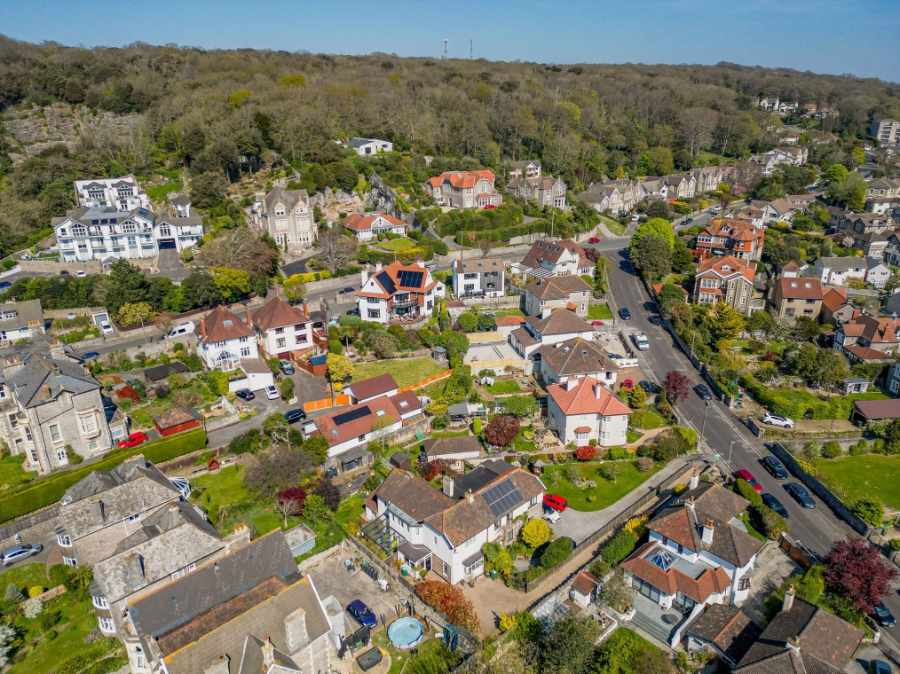 All Saints Road, Weston-super-Mare - IMMACULATE FAMILY HOME