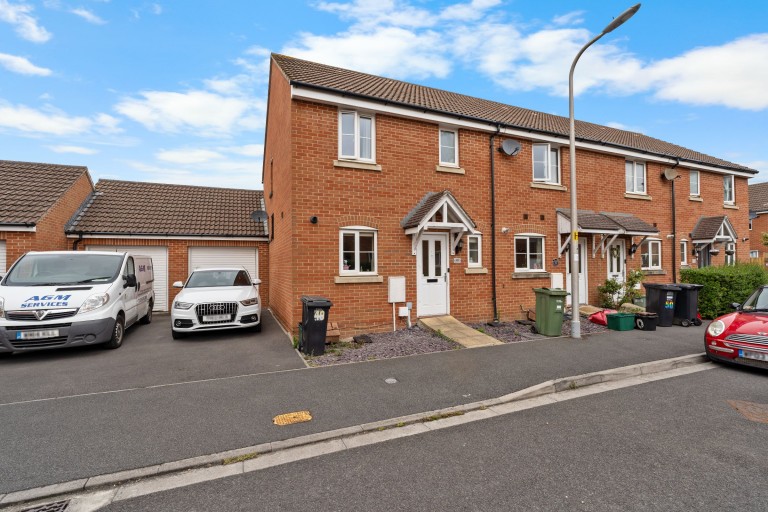 Hayward Avenue, West Wick - GARAGE & PARKING
