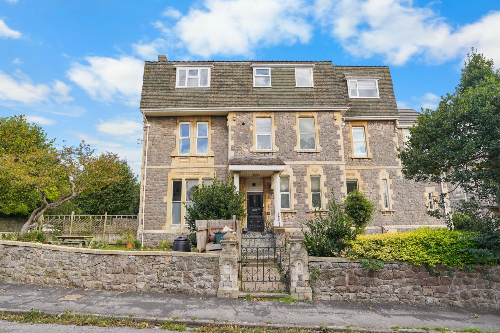 Montpelier, Weston-super-Mare - PRIVATE GARDEN & GARAGE