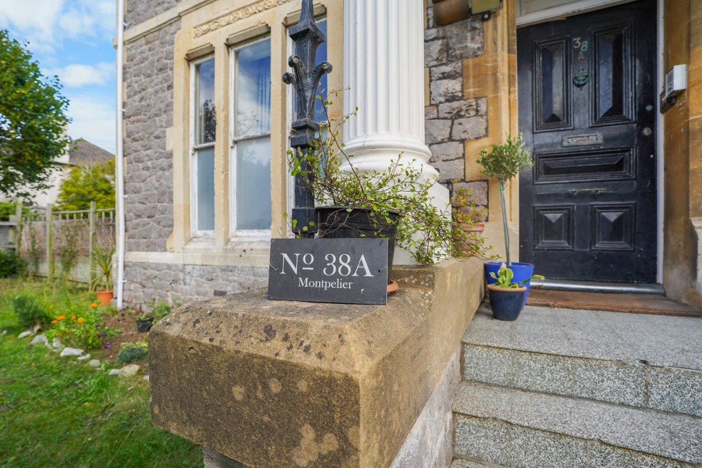 Montpelier, Weston-super-Mare - PRIVATE GARDEN & GARAGE