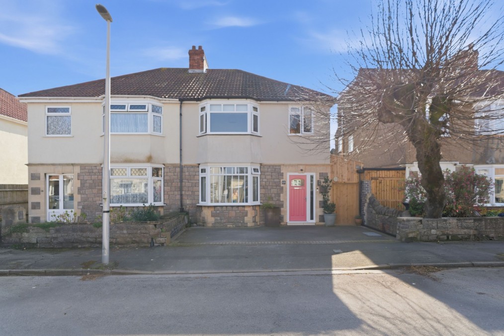 Addicott Road, Weston-Super-Mare - 3 / 4 BEDROOMS