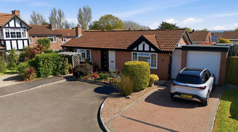 Vian End, Weston-Super-Mare - IMMACULATE