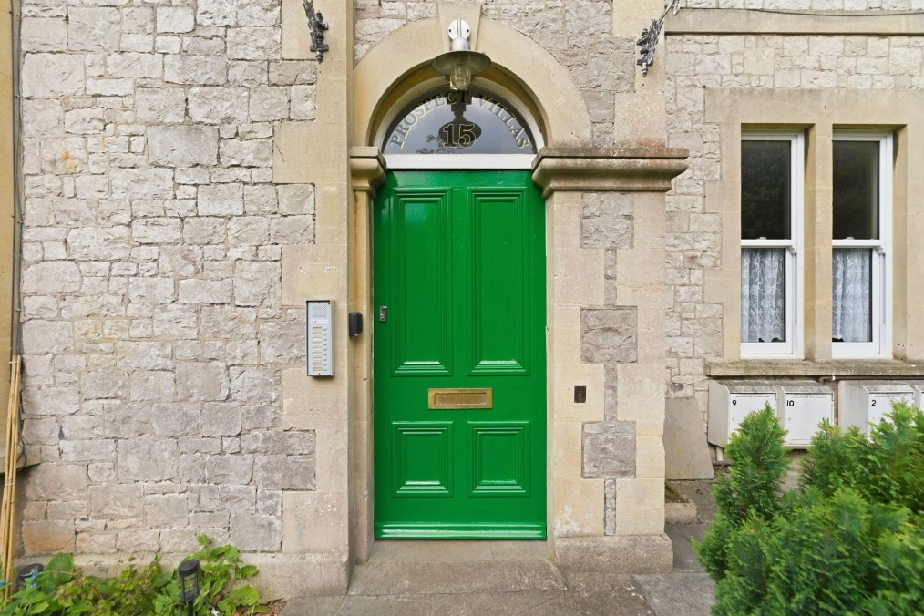 Flat , Prospect Villas, Montpelier, Weston-Super-Mare - NO CHAIN