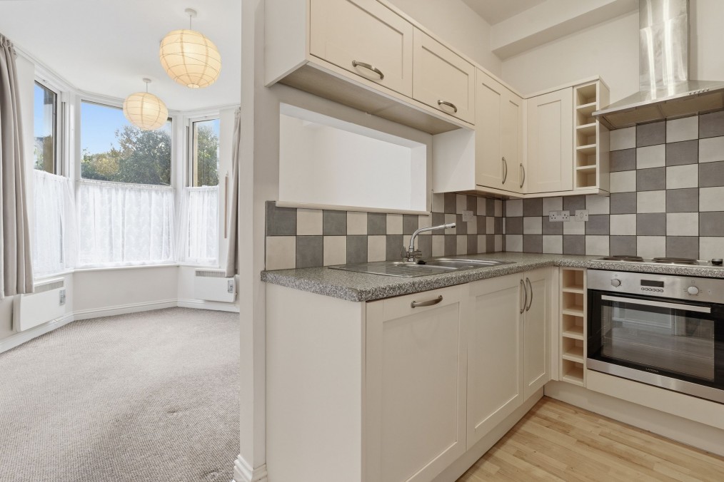 Flat , Prospect Villas, Montpelier, Weston-Super-Mare - NO CHAIN