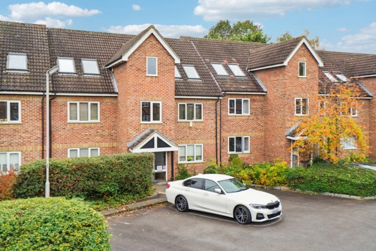 Old Fives Court, Burnham, SL1