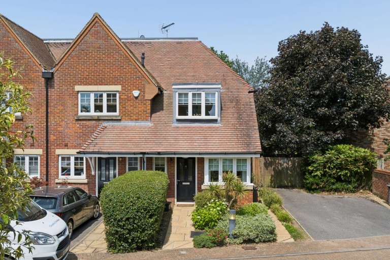 Waldenbury Place, Beaconsfield, HP9