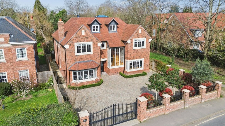 Gregories Road, Beaconsfield, HP9