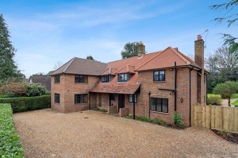 Chiltern Hills Road, Beaconsfield, HP9